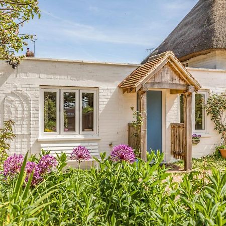 Pass The Keys Charming Apartment Attached To Thatched Cottage ชิชิสเตอร์ ภายนอก รูปภาพ